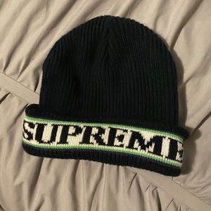 BRAND NEW SUPREME winter beanie